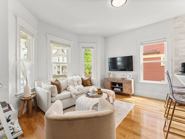 54 Bloomfield St 1, Boston MA 02124