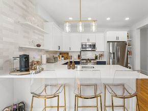 54 Bloomfield St 1, Boston MA 02124