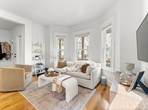 54 Bloomfield St 1, Boston MA 02124