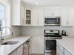 71 Fountain Knoll Ln, Kingston MA 02364