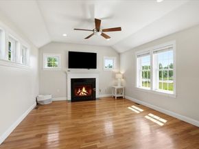 71 Fountain Knoll Ln, Kingston MA 02364