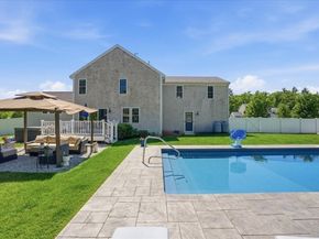 71 Fountain Knoll Ln, Kingston MA 02364