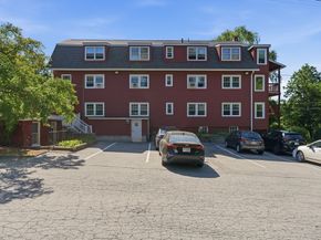 16 Middlesex St 8, Chelmsford MA 01863