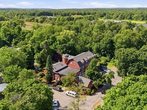 16 Middlesex St 8, Chelmsford MA 01863