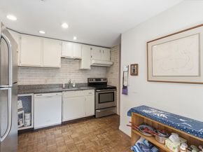 16 Middlesex St 8, Chelmsford MA 01863