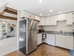 16 Middlesex St 8, Chelmsford MA 01863
