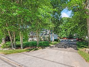 7 Woodcliffe Ave, Worcester MA 01604