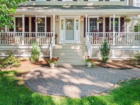 7 Woodcliffe Ave, Worcester MA 01604