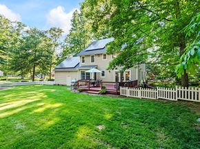 7 Woodcliffe Ave, Worcester MA 01604
