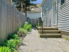 6 Lenox St 1, Beverly MA 01915