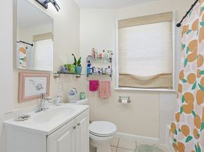 72 Dysart St, Quincy MA 02169