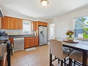 72 Dysart St, Quincy MA 02169