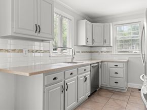 192 School Street, Groveland MA 01834