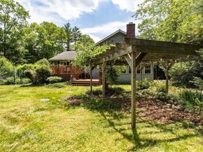 18 Annasnappitt Dr, Plympton MA 02367