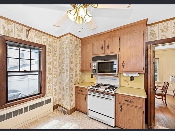 2084 Washington St, Newton MA 02462