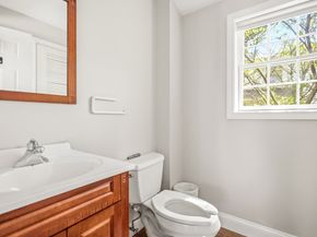 75 Essex St, Andover MA 01810