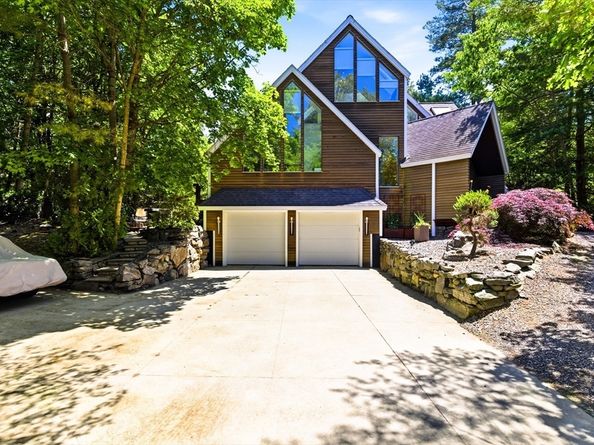 51 Deer Path, Hudson MA 01749