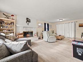10 Bayberry Ln, Mattapoisett MA 02739