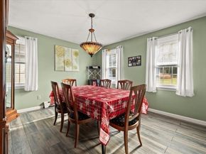 10 Bayberry Ln, Mattapoisett MA 02739