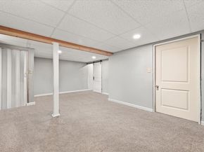 10 Bayberry Ln, Mattapoisett MA 02739