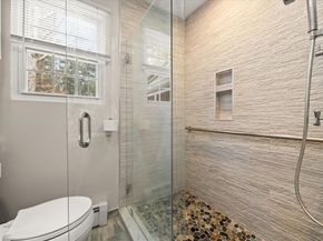 10 Bayberry Ln, Mattapoisett MA 02739