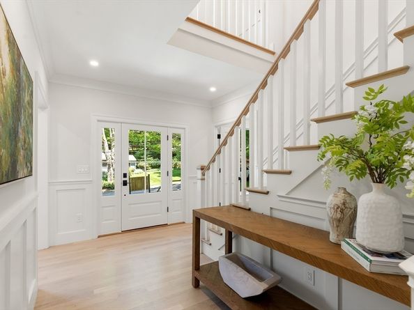 22 Constitution Rd, Lexington MA 02421