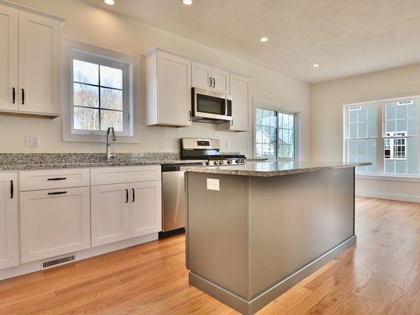 21C Crownshield 21C, Uxbridge MA 01569
