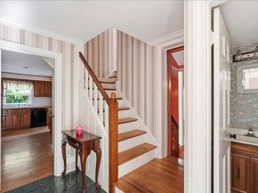 97 Green St, Needham MA 02492