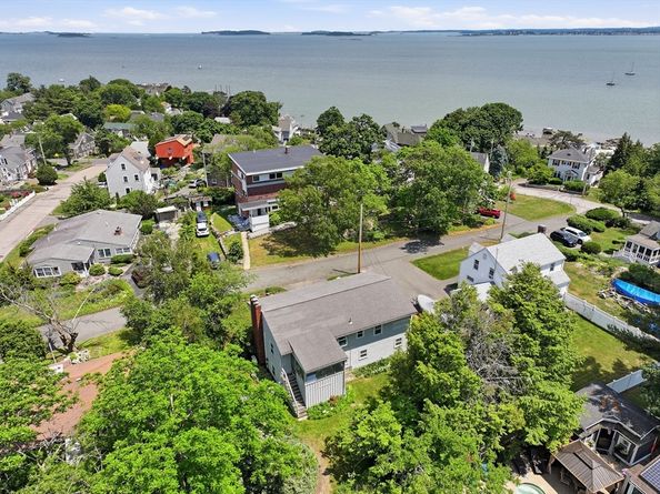 18 Livesey Rd, Quincy MA 02171