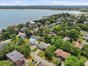 18 Livesey Rd, Quincy MA 02171