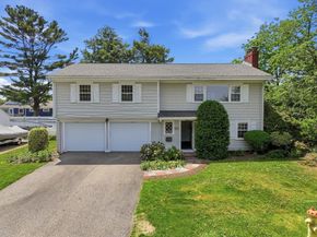 18 Livesey Rd, Quincy MA 02171