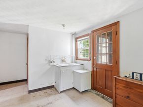 18 Livesey Rd, Quincy MA 02171