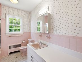18 Livesey Rd, Quincy MA 02171