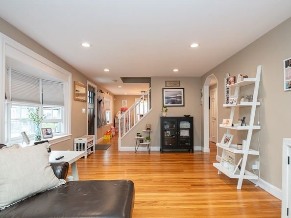 5 Charles St, Peabody MA 01960