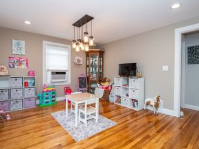 5 Charles St, Peabody MA 01960