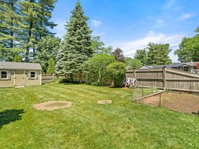 104 Arkansas Rd, Tewksbury MA 01876