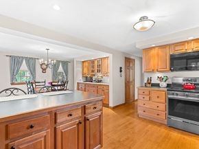 104 Arkansas Rd, Tewksbury MA 01876
