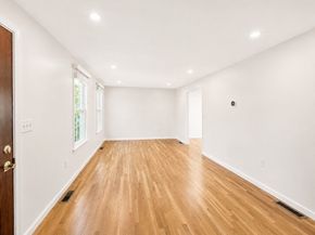 225 River Rd, Tewksbury MA 01876