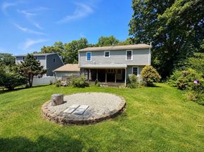 225 River Rd, Tewksbury MA 01876