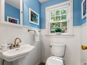 31 Hiawatha Rd, Woburn MA 01801