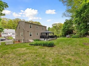 31 Hiawatha Rd, Woburn MA 01801