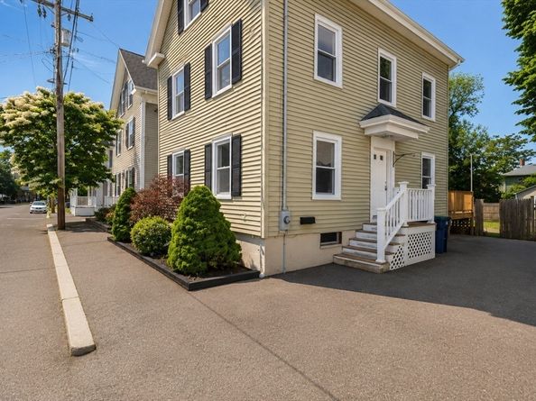 17 Osgood St, Salem MA 01970