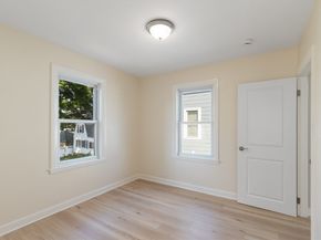 17 Osgood St, Salem MA 01970
