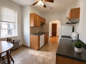 2001 Commonwealth Ave 32, Boston MA 02135