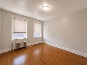 2001 Commonwealth Ave 32, Boston MA 02135