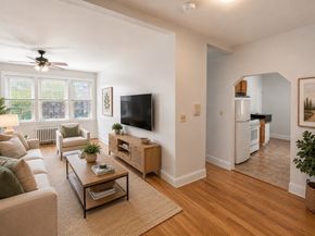 2001 Commonwealth Ave 32, Boston MA 02135