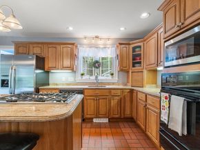 670 Webster St, Marshfield MA 02050