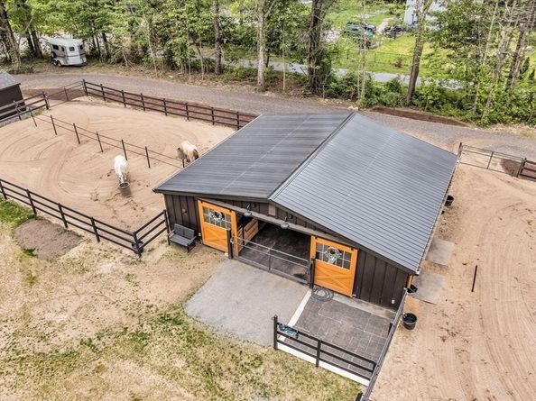 60 Benson St, Middleboro MA 02346