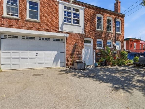 55 Perkins St, Salem MA 01970