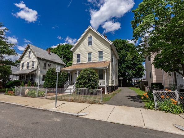 22 Stearns St, Malden MA 02148